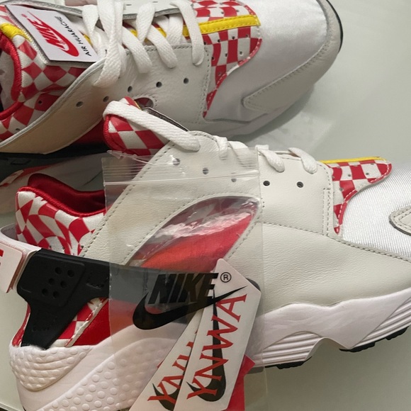 Nike Air Huarache PRM QS - Picture 10 of 11